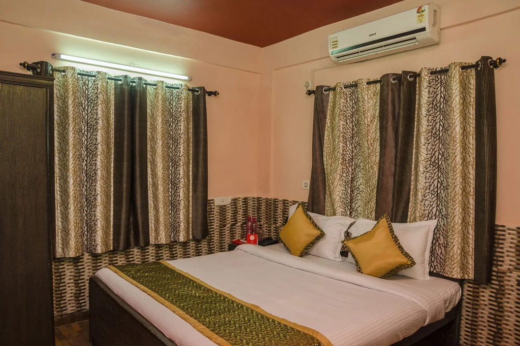 Western Enclave by OYO Rooms