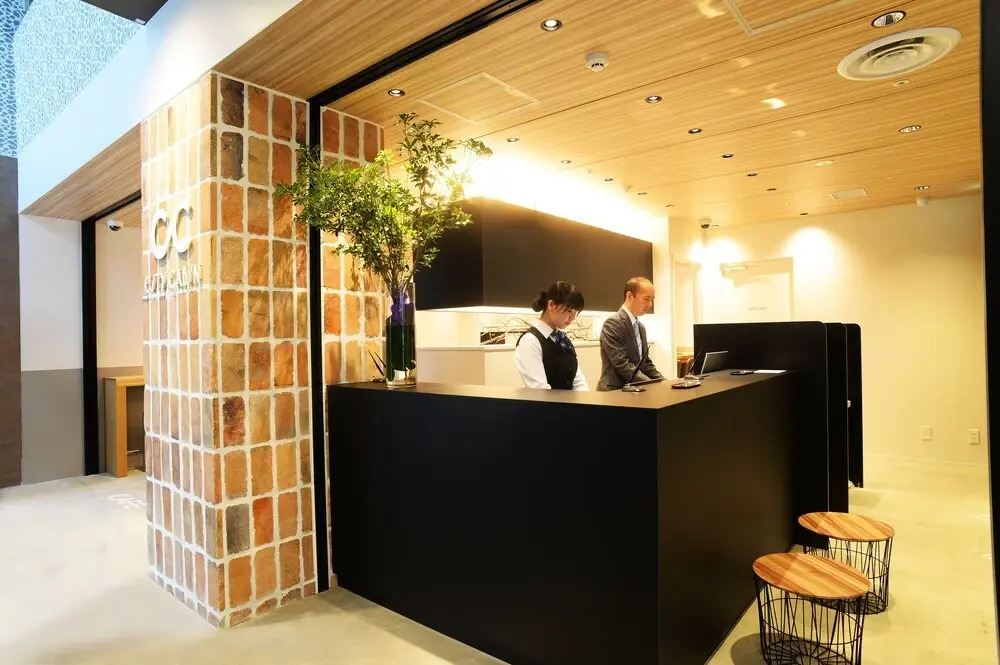 CITY CABIN by Nikoh Refre - Caters to Men