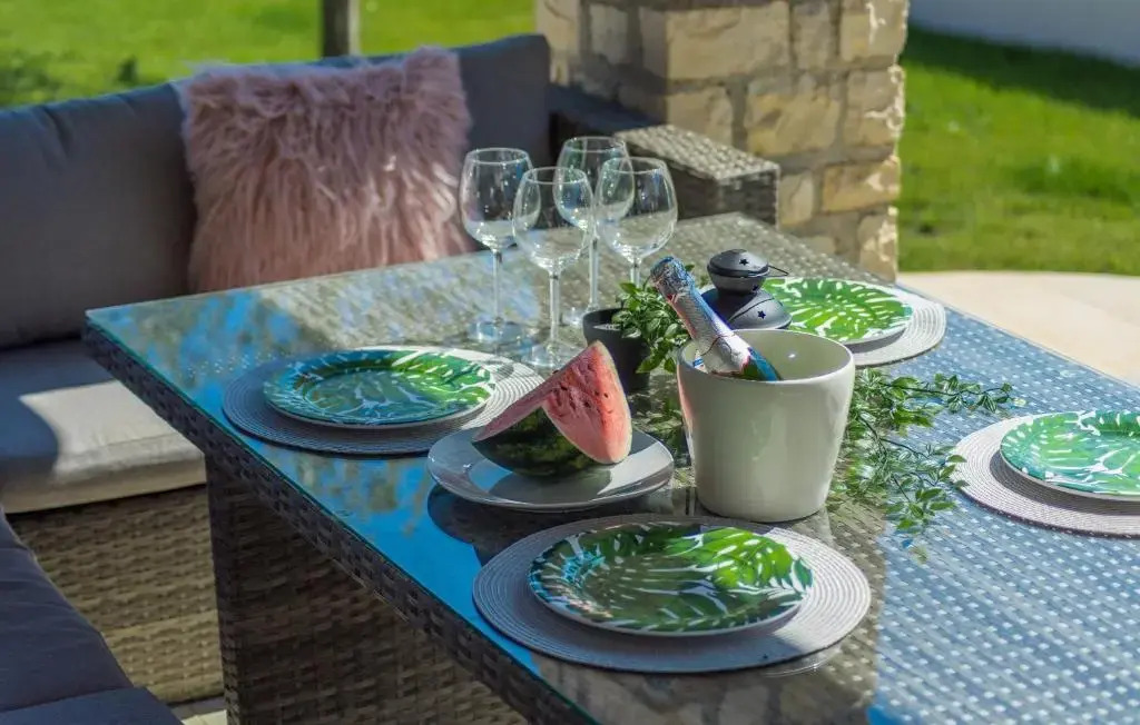 BIG Promotion, Villa Serenitas