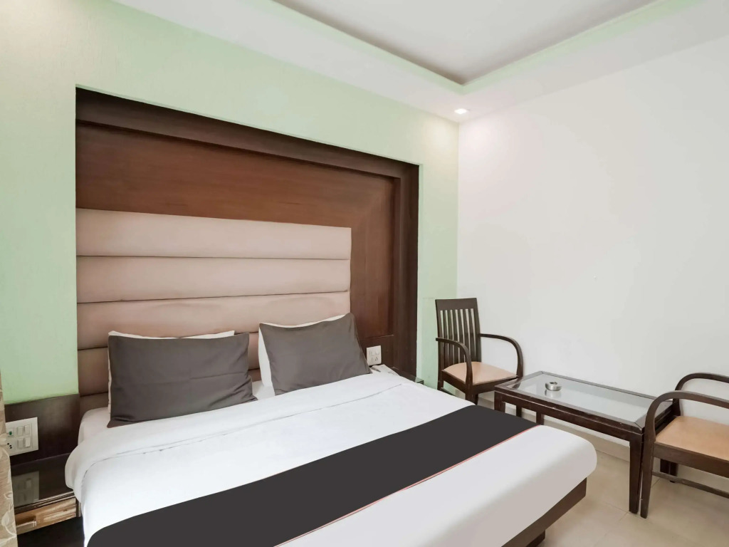 Oyo 79847 Collection O Hotel LS