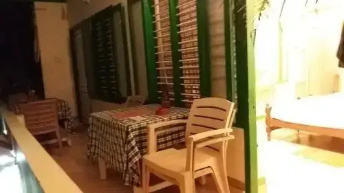 Johny's Beach Hotel