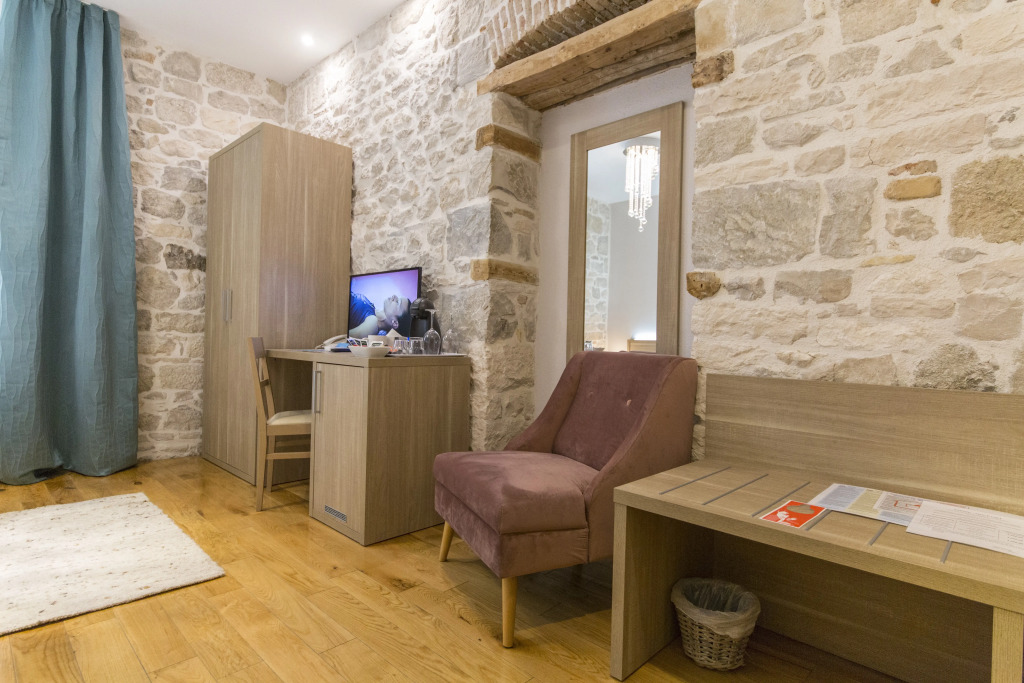 Tifani Luxury Rooms