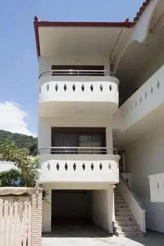 Linas Apartments