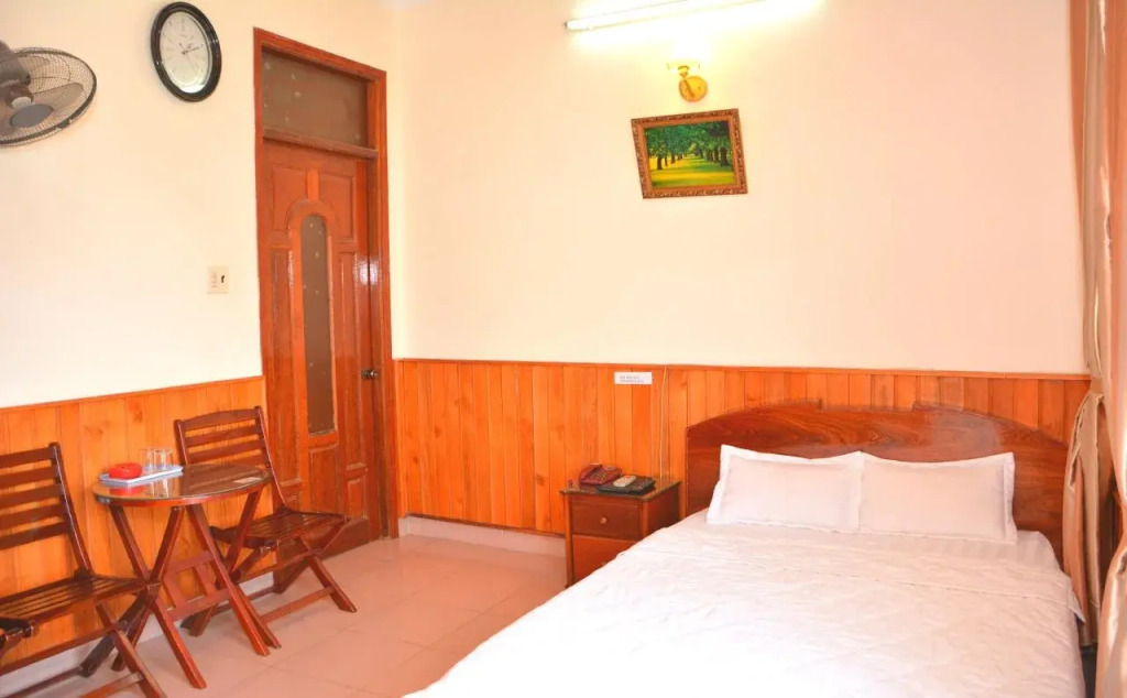 Hai Huong Hotel