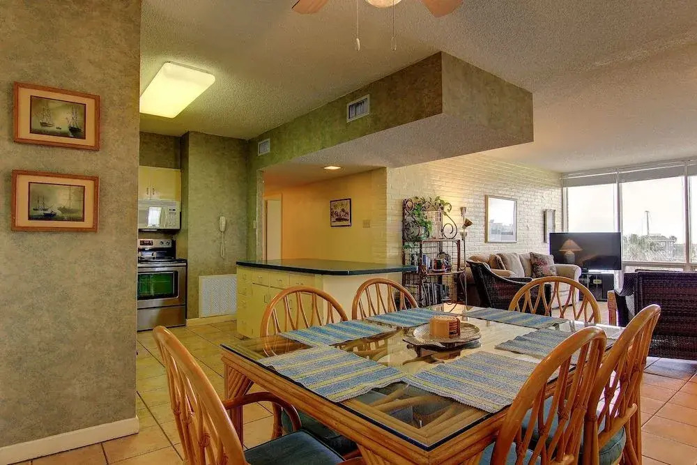 Channelview 207