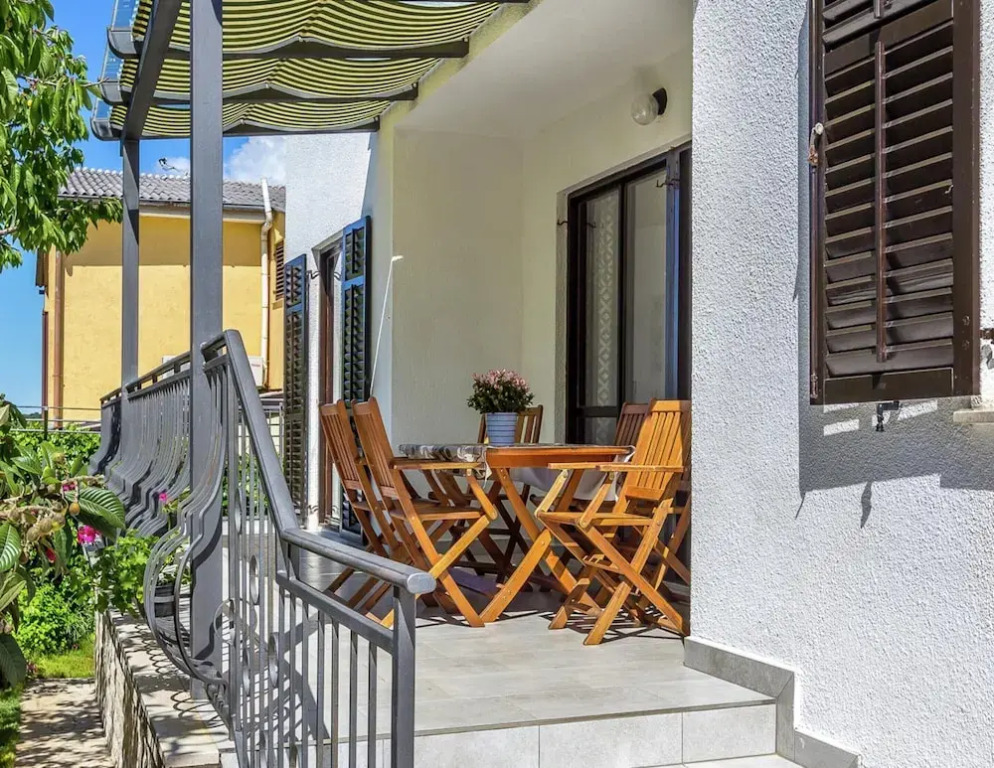 Apartment in Pula Near the Sea and Town Center