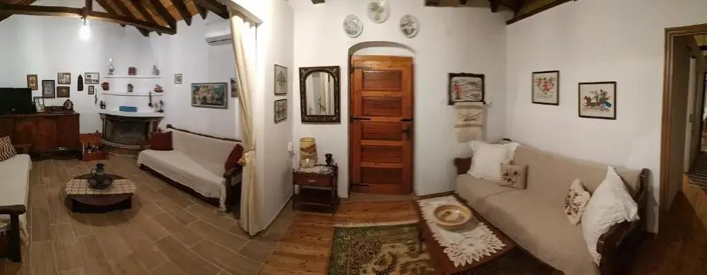 Traditional 1697 Thalamai house