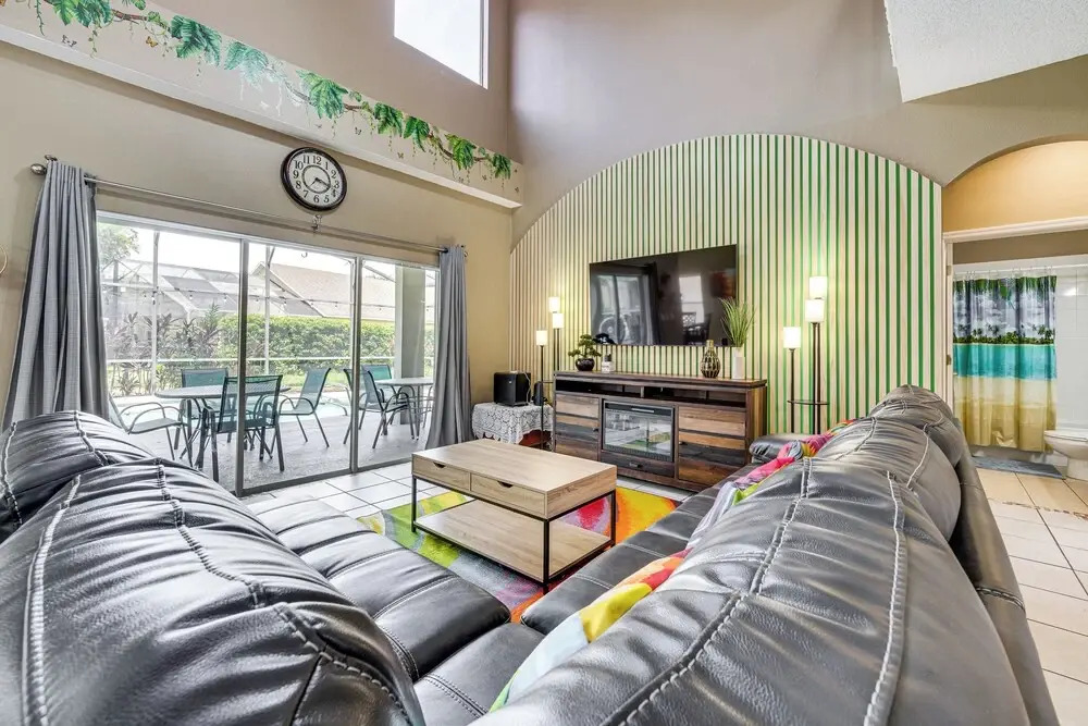 10 Mi to Parks: Spacious Kissimmee Home w/ Lanai!