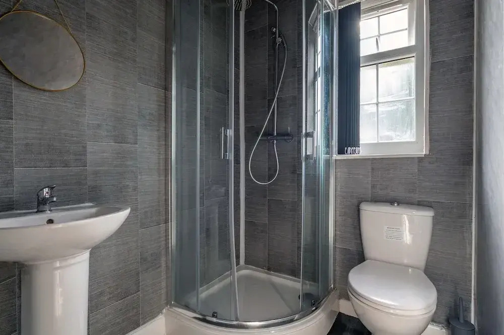 Inviting 1-bed Studio6 in Coventry