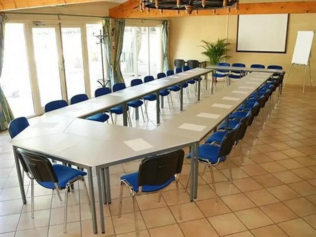 Logis Hôtel Acotel Avignon Nord