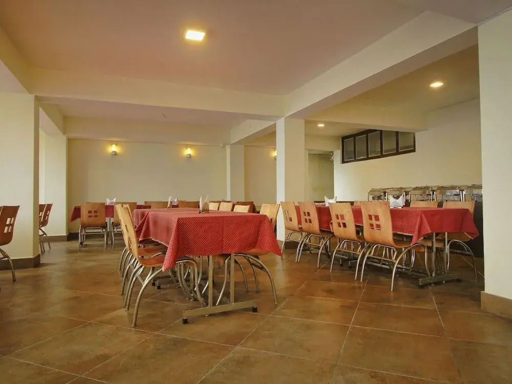 OYO 22038 Hotel Taktse Continental And Spa