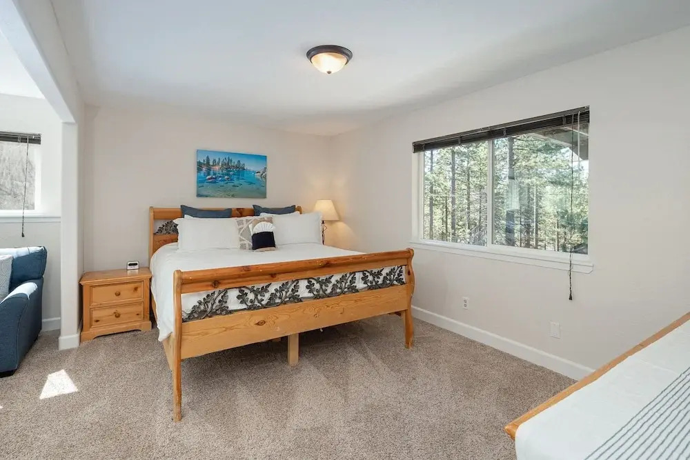 New Listing! All-season W/ Private Hot Tub 5 Bedroom Home