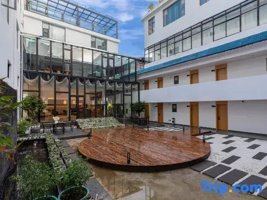 No.1 Art Hotel