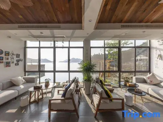 Xiangshan Morning Mountain Evening Sea Homestay
