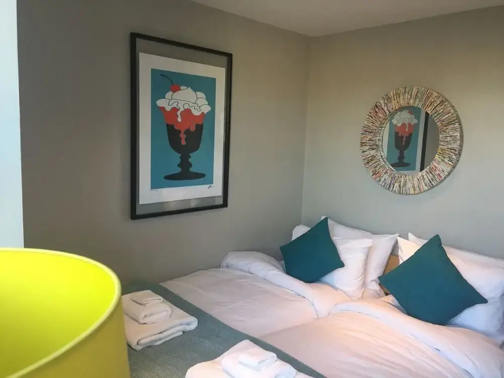 Stylish and Chic Regents Park Two bed