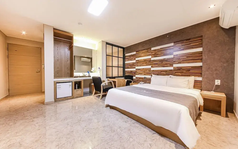 Wanju Maru Hotel