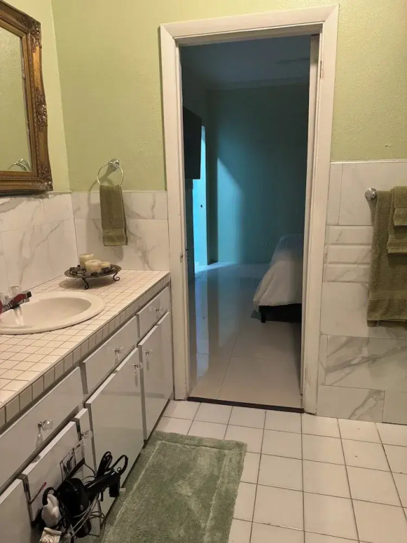 Kozy Bahamas Getaway 25mins from Airport & USA Embassy