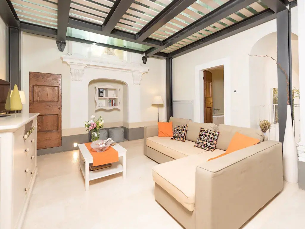Beautiful Villa near Cortona with Private Swimming Pool