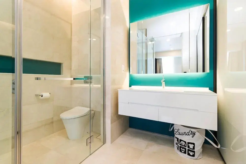 Chic Tropicana Home by Guestready