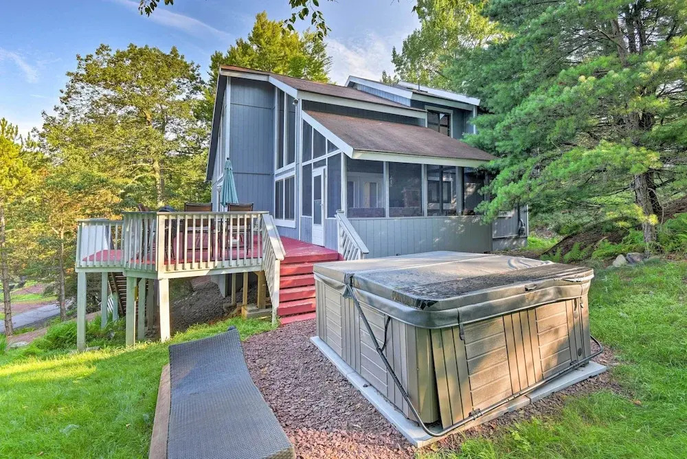 Hot Tub & Fire Pit: Waterfront Lake Harmony Home