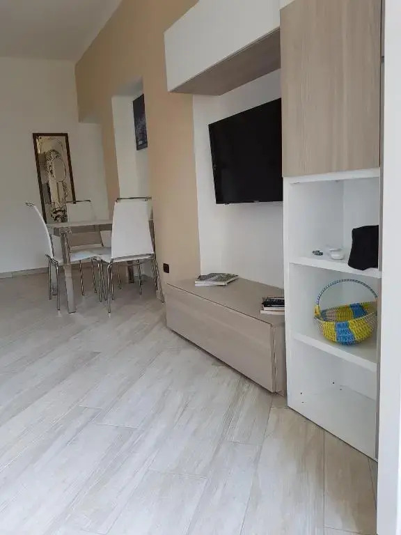 Karina House-check in H 24