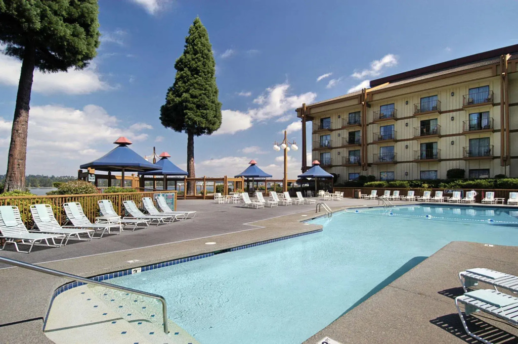 Holiday Inn Portland - Columbia Riverfront by IHG
