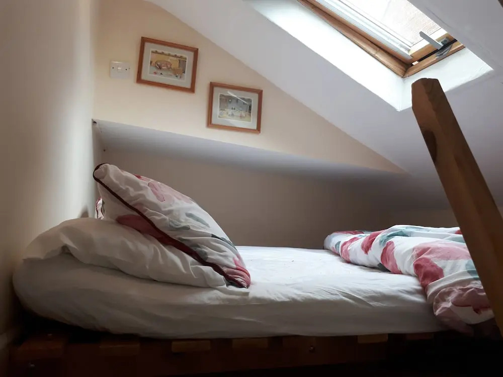1 Bed Flat - Sleeps 2 - Pets - Garden - Parking