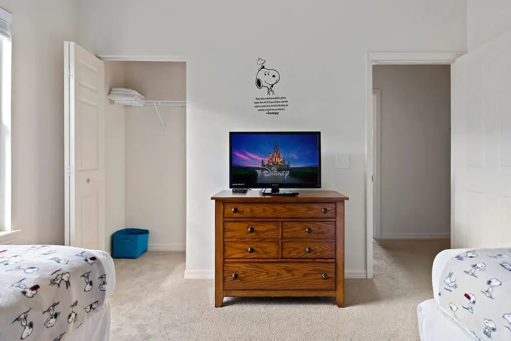 Welcoming 4 BR Sleeps 10 Guests WL2901