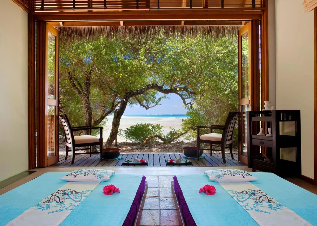 Sheraton Maldives Full Moon Resort & Spa