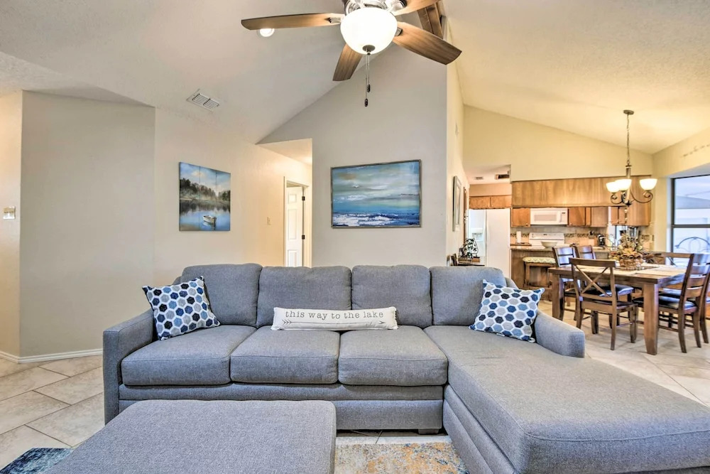 Granbury Home w/ Lake Granbury Access + Dock