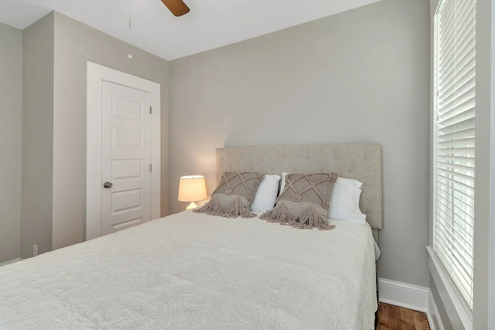 Recently Renovated Home In The Heart Of Bellevue! 2 Bedroom Home by RedAwning