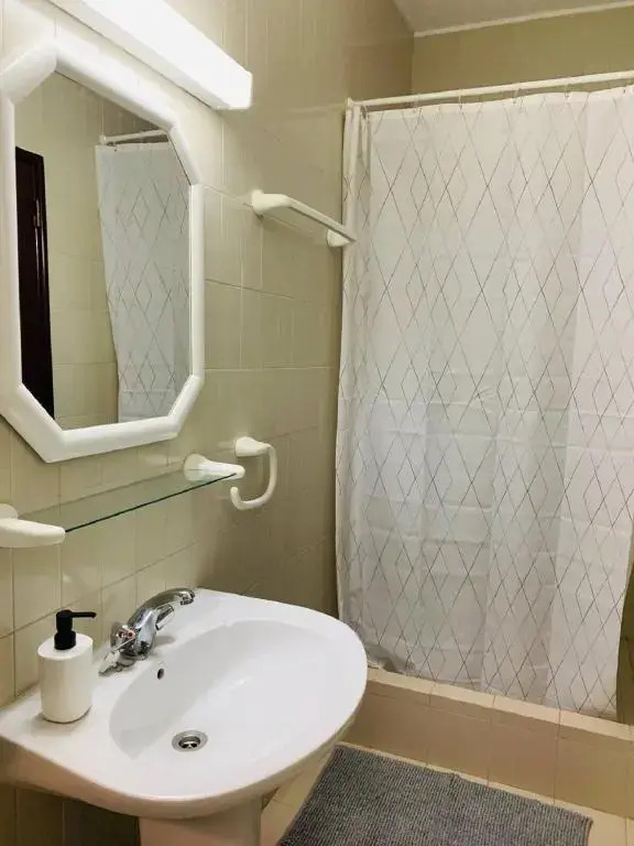 WOW Relax+Terrace+3 minutes to Beach+10 min City