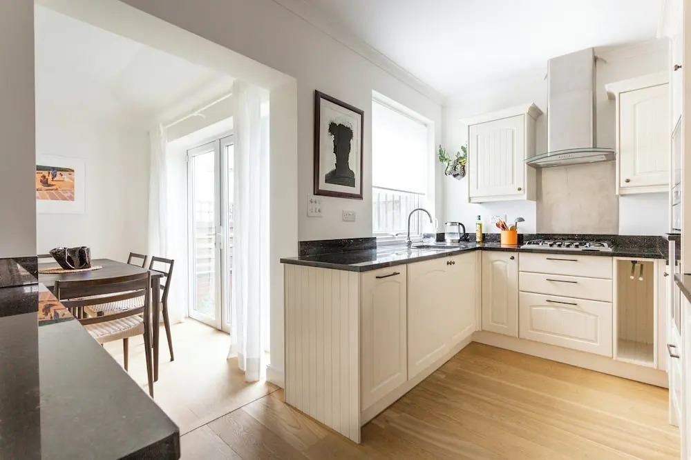 Edge Street IV by Onefinestay