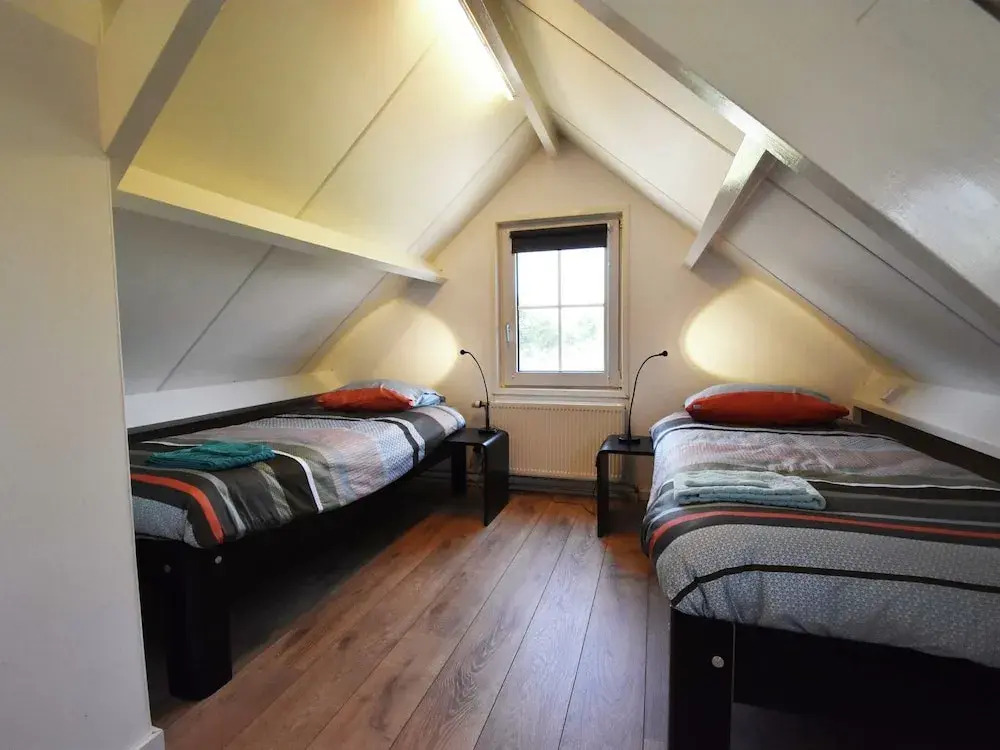 Luxury Holiday Home in Oostvoorne by the Lake