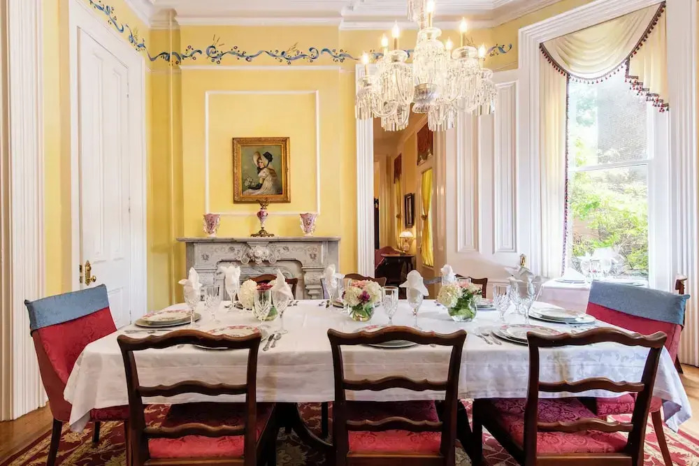 DuPont Mansion Bed & Breakfast