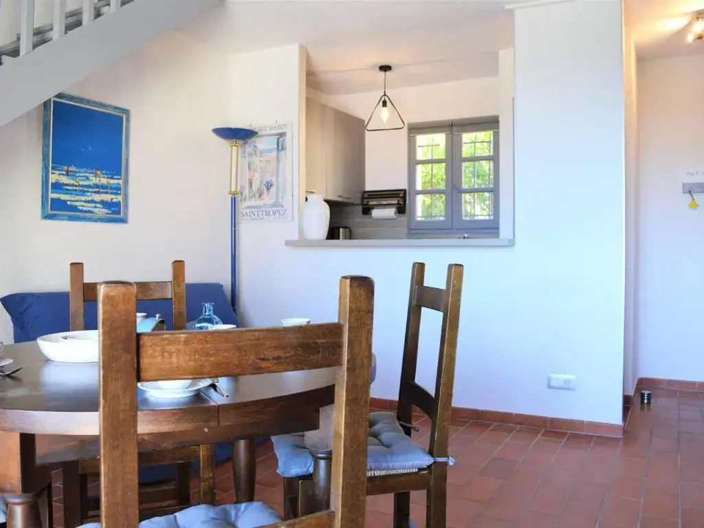 Appartement Le Lavandou, 1 pièce, 4 personnes - FR-1-251-68