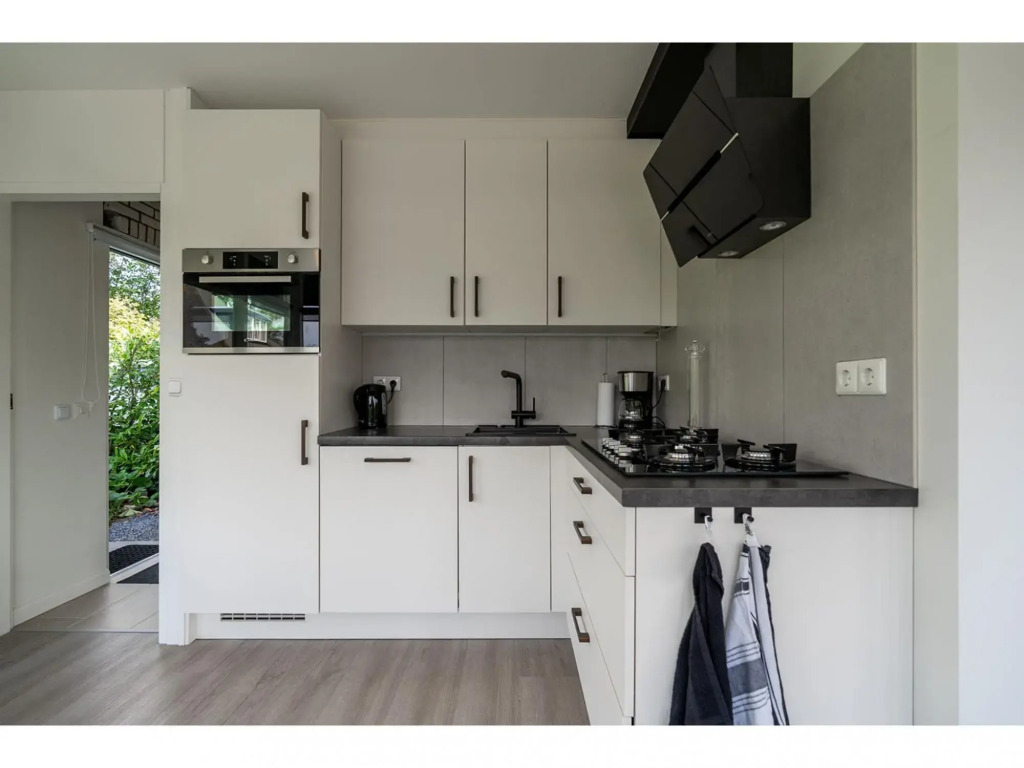 beautiful spacious and bright holiday home for 4 people