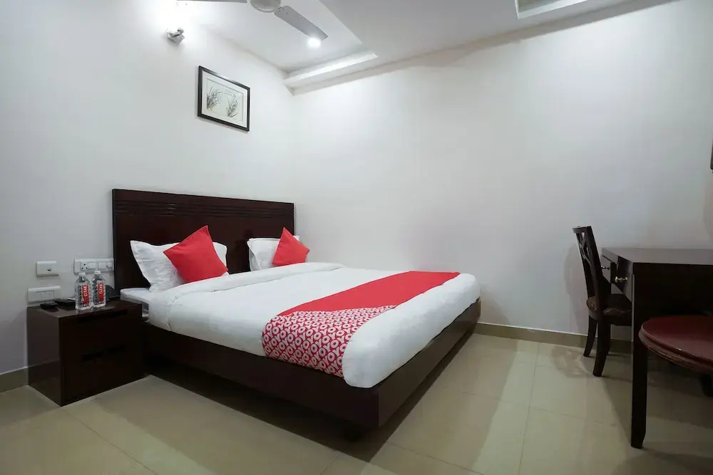 OYO Flagship 18828 Swagath Residency Kondapur