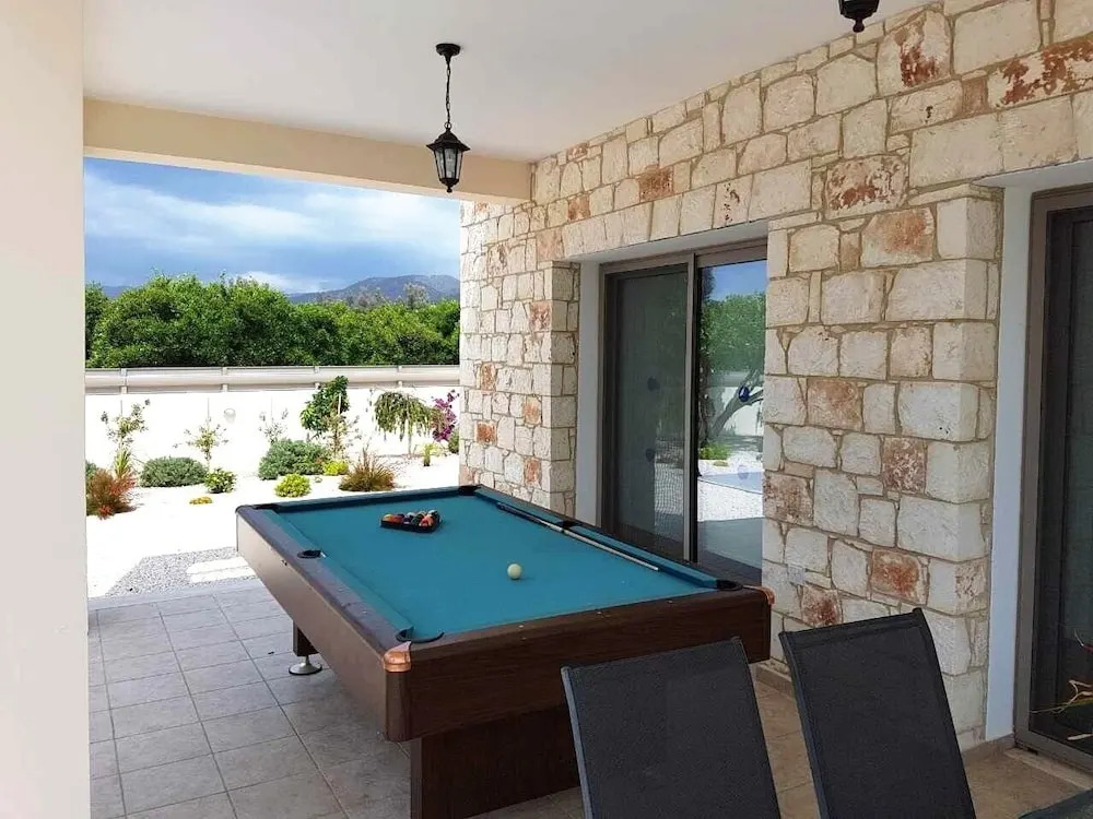 Stunning new Beach Front Villa,1st Line to the Beach, Large Pool, Wonderful Area