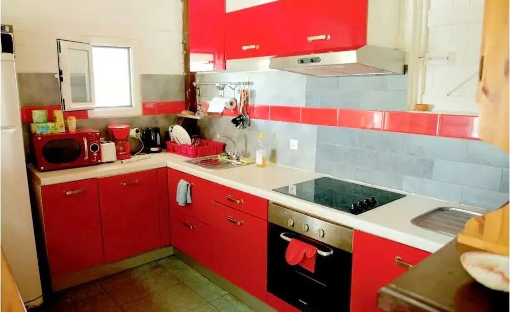 House With in Sainte anne With Enclosed Garden and Wifi