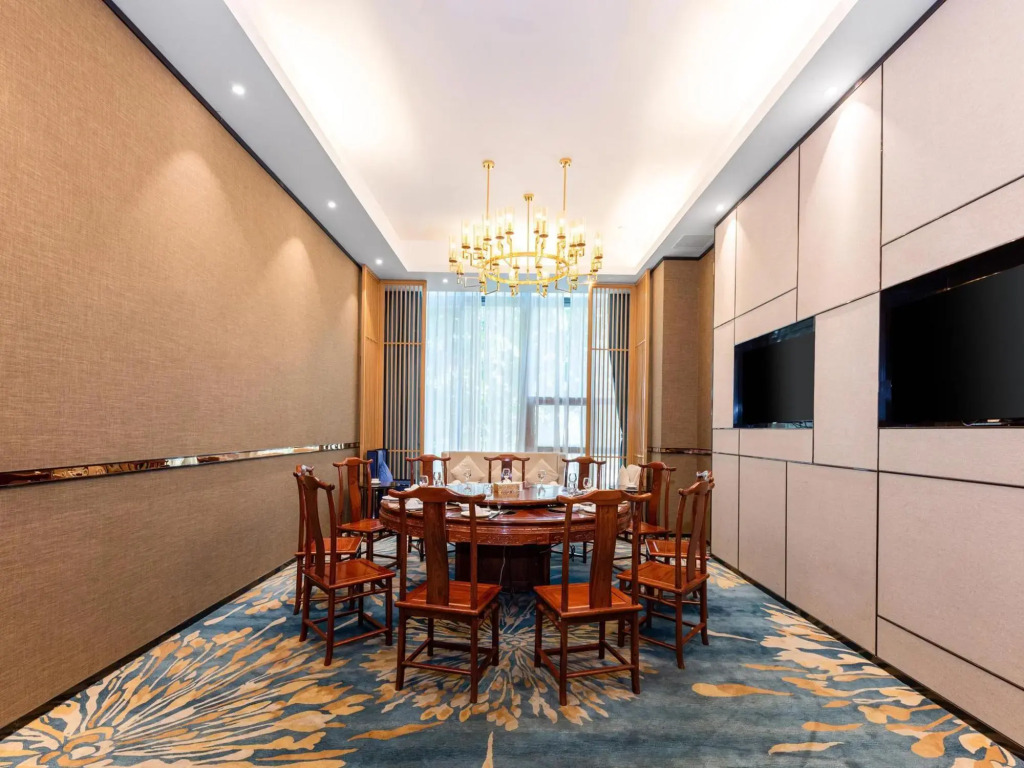 Venus Royal Hotel (Nanning High-speed East Railway Station)