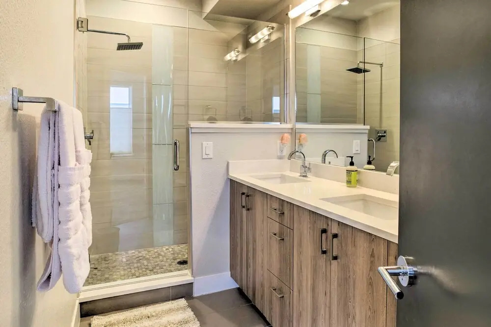 City Skyline Views: Upscale Denver Townhome