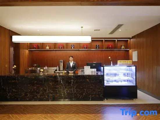 Zhongzhou Huayue Hotel