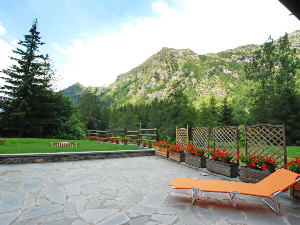 Chalet Chez Les Roset by Interhome