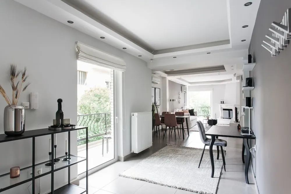 UPSTREET Modernized & Spacious 2BD Apartment in Chalandri