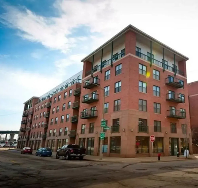 3rd Ward One Bedroom with Patio