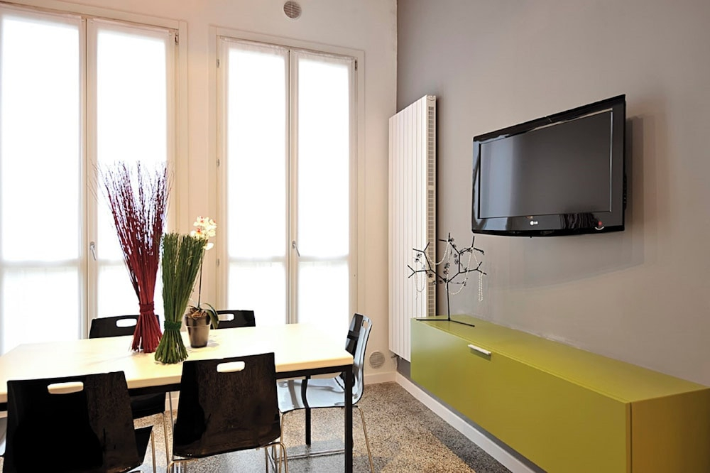 San Polo Apartment with Balcony