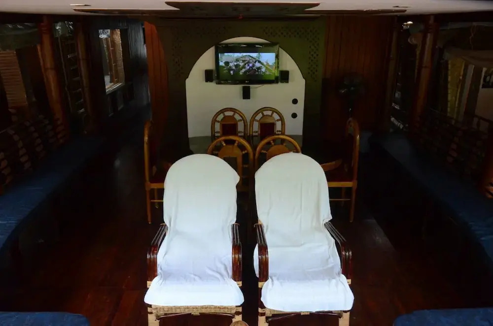 Sreekrishna Houseboat