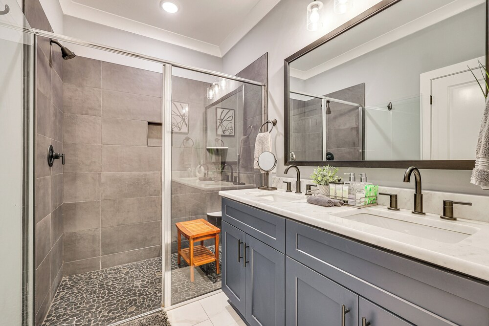 Sun, Surf & Group Fun in Carolina Beach! Luxe Home