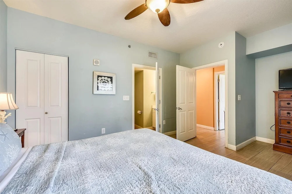 Shores Of Panama 821-2 Bd/3ba, Sleeps 8! Updated, No Carpet! Free Fun! 2 Bedroom Condo by RedAwning